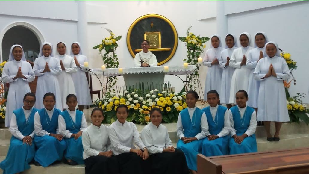 Hidup Berkomunitas